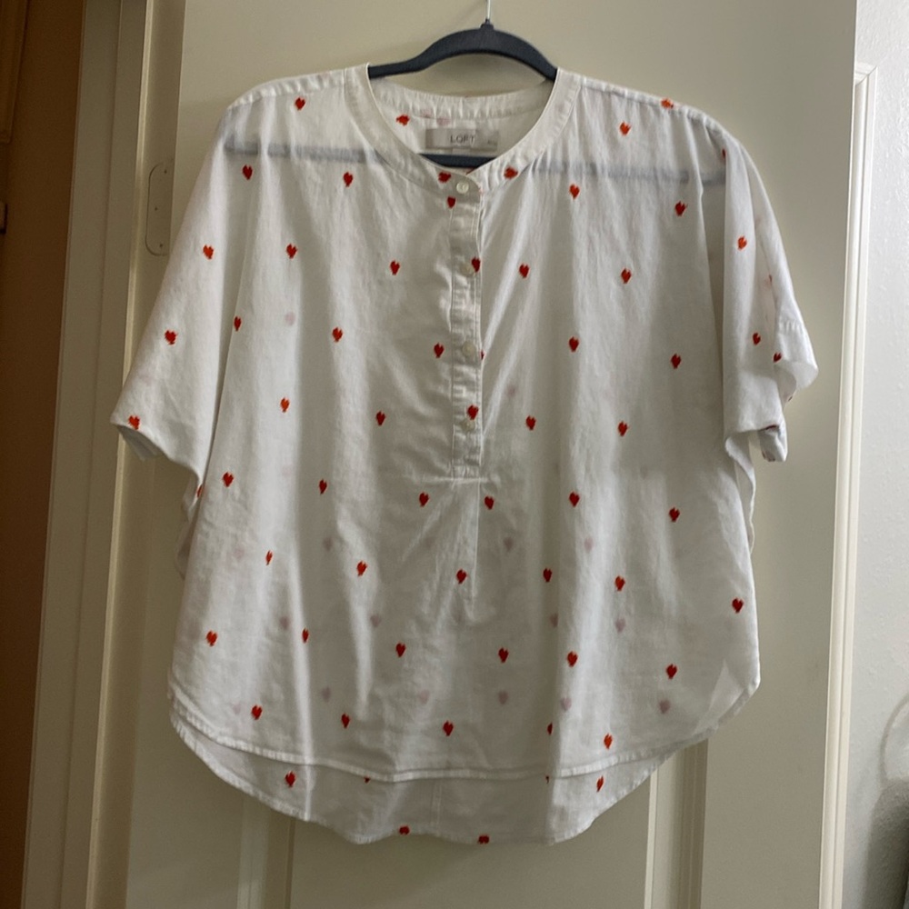 Airy summer top with a French flair
